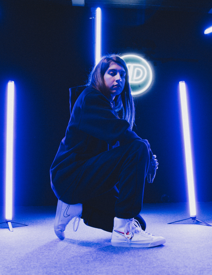 Sara Socas con zapatillas Nike Blazer