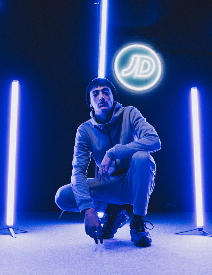 Tirpa con zapatillas Nike Vapormax